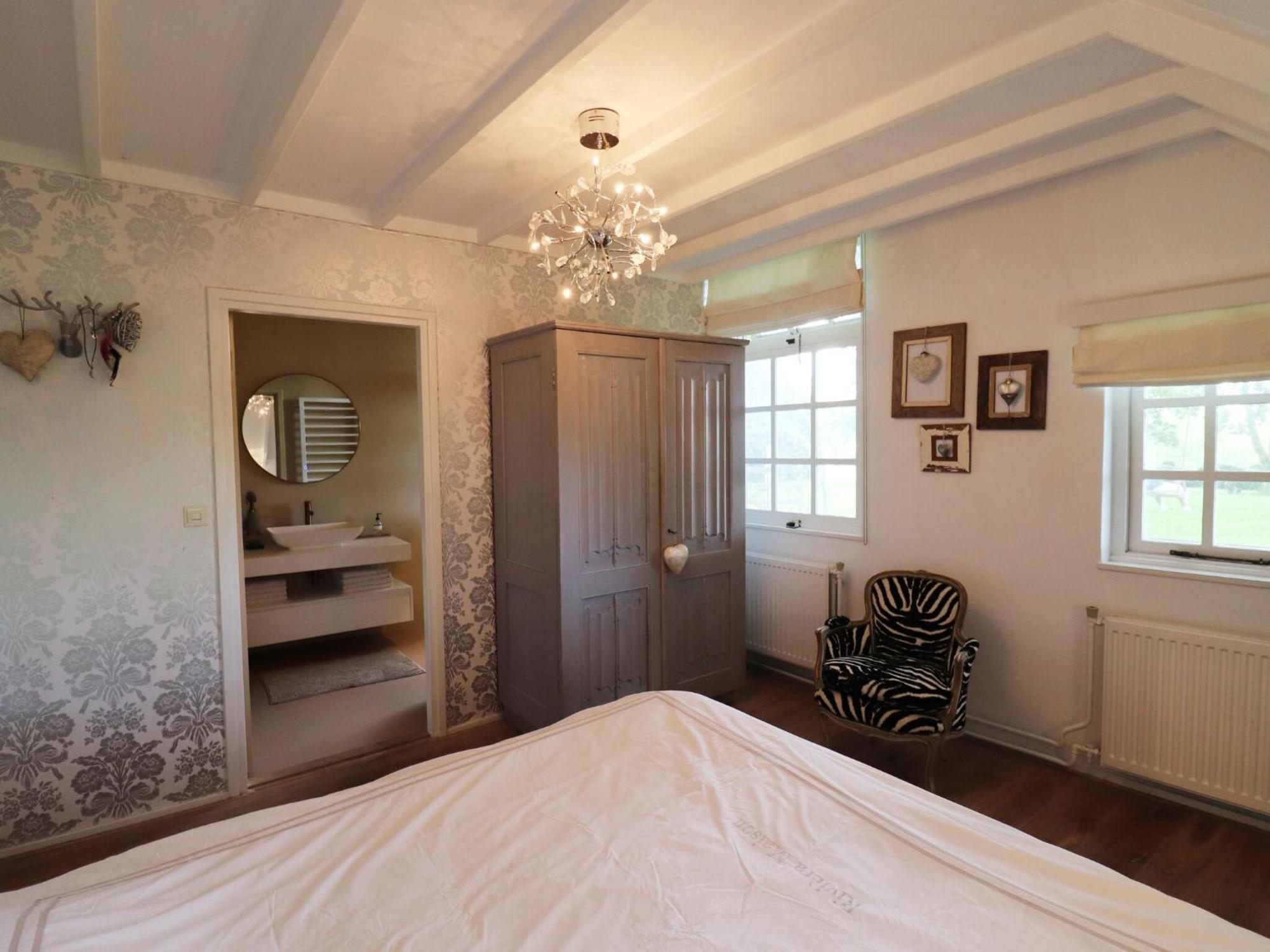 Villa On An Estate In Rheezerveen With Garden ภายนอก รูปภาพ